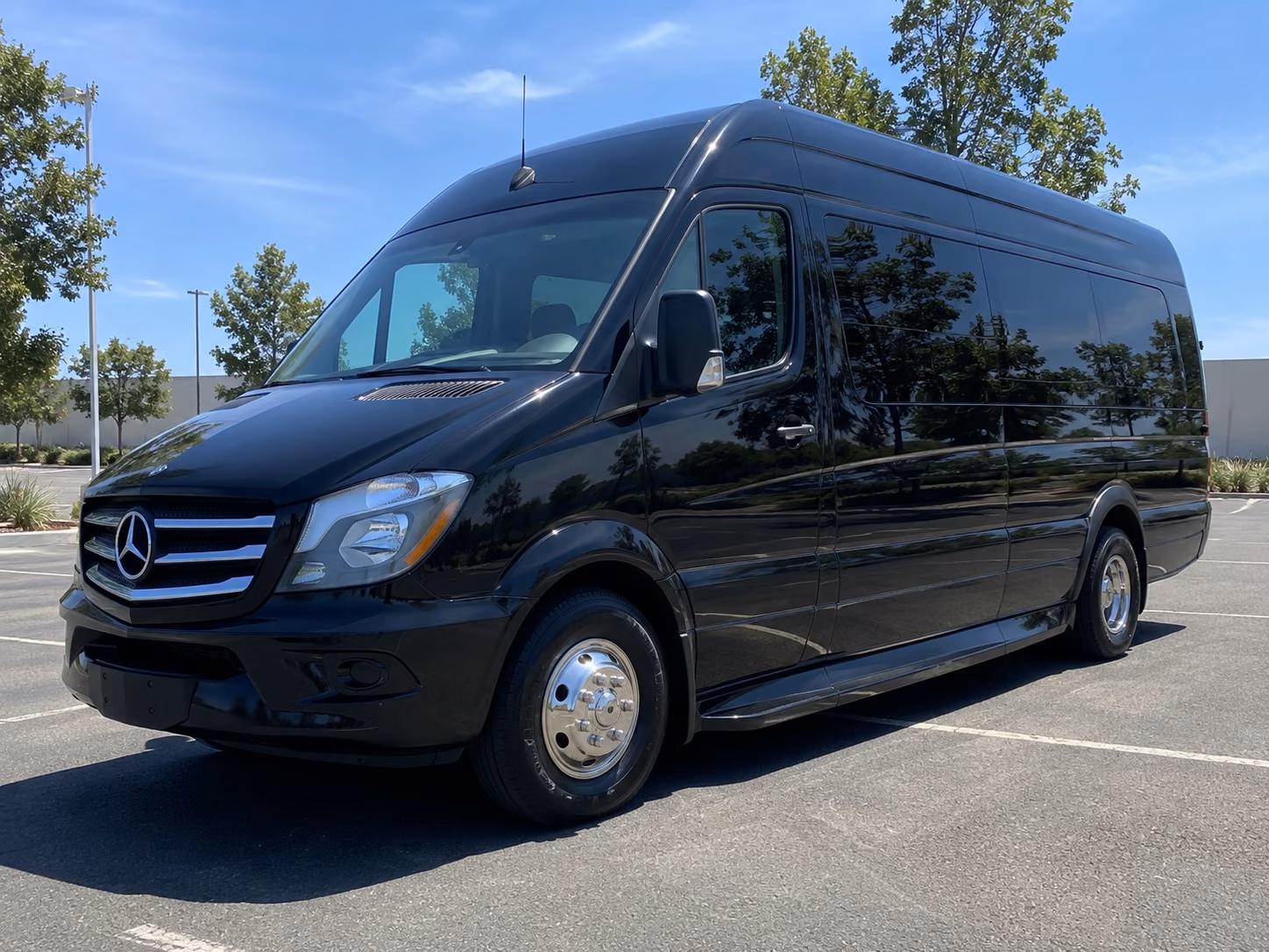 guest shuttles to tres muchachos and wedding venues around costa mesa
