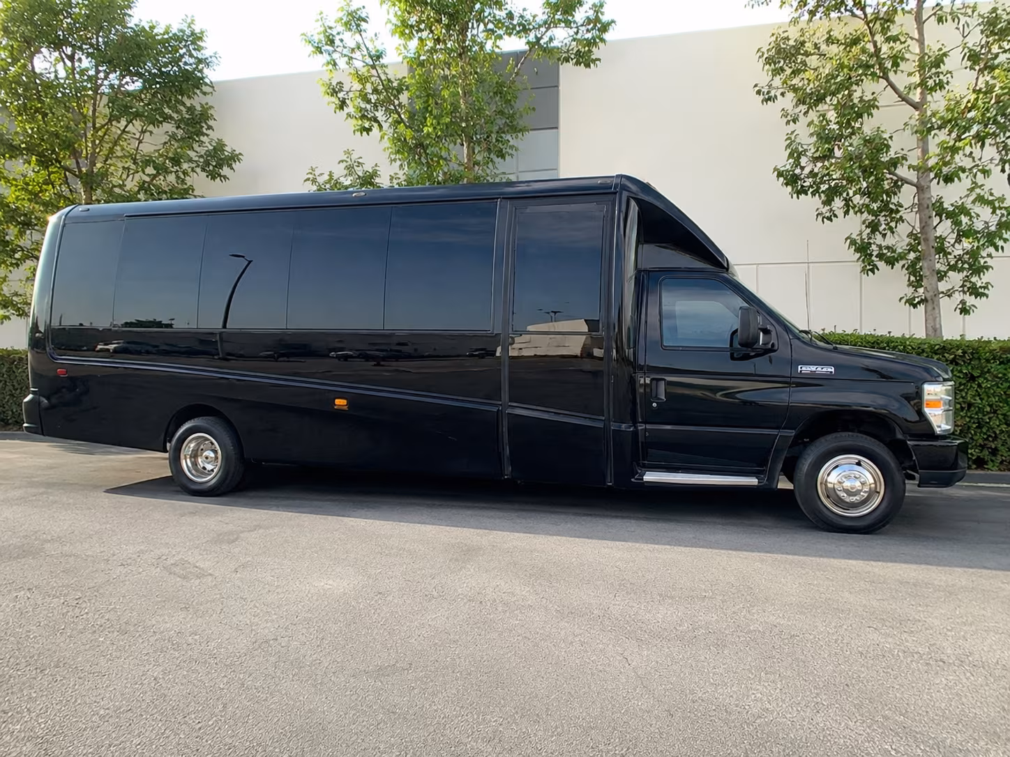 wine event transportation from costa mesa to giracci vineyards farms